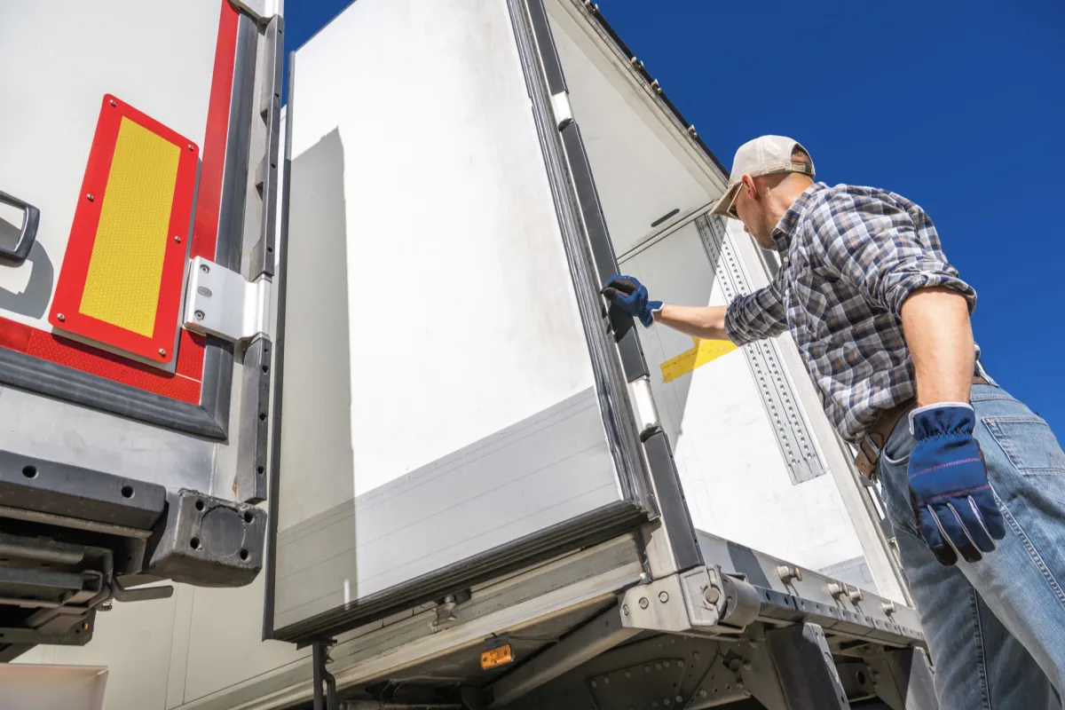 Nakliyat Sektöründe Marka Değeri Öne Çıkıyor: Royal Nakliyat’ın Kurumsal Yaklaşımı Dikkat Çekiyor