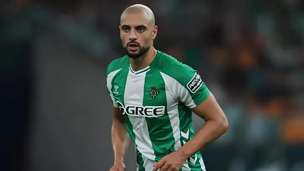 Real Betis'ten Sofyan Amrabat Hamlesi: Transferde "Geri Dönmek İstemiyor" Kozu!