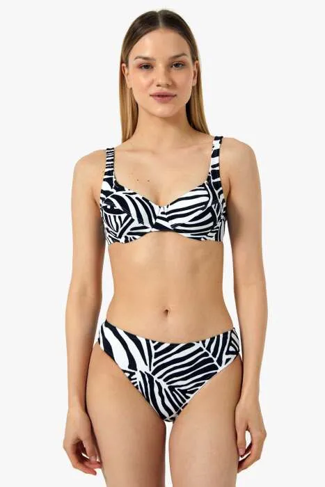Toparlayıcı Bikini ve Mayo Seçiminde Ayyıldız Farkı