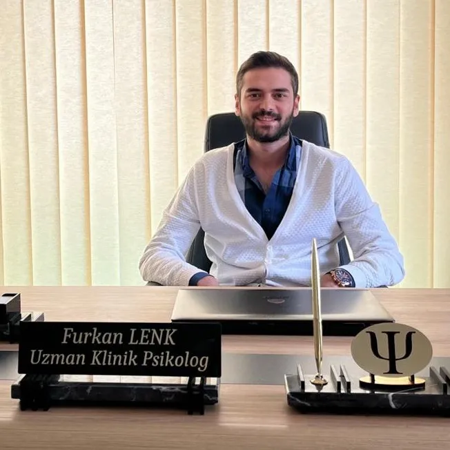 Tükenmişlik Sendromu Türkiye'de Artıyor: Klinik Psikolog Furkan LENK Belirtileri ve Çıkış Yolunu Anlattı